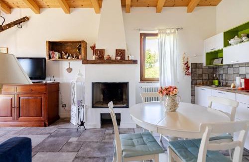 Montoro House | Umbrian olive grove cottage- pool & garden retreat