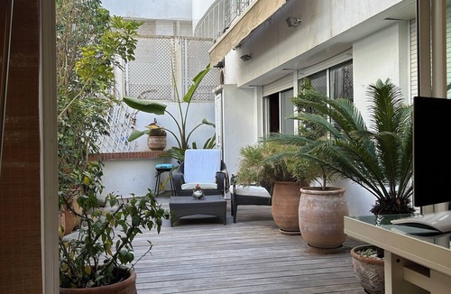 Racine Apartment | Un appartement en plein centre calme avec jardin