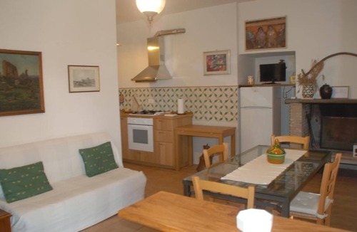 Amelia Apartment | Unabhaengige Wohnung in Amelia mit Grill und Gar by Interhome