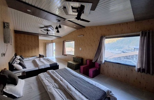 Jogiyana Hotel | VALLEY KING RESORT