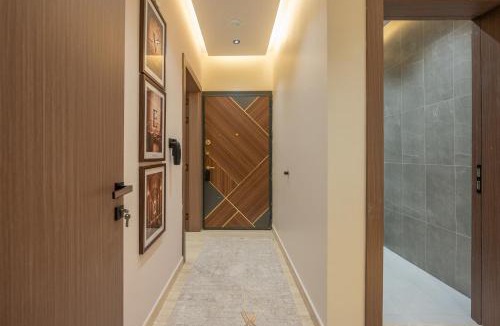 Al-Rawdah Apartment | Velora Living Royal 2BR Apartment 70 TVمكرر