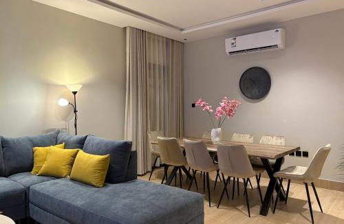 Al Khobar Apartment | Vera 2 Apartment شقه أنيقه بالخبر بثلاث غرف نوم وصاله تتسع ل 6 اشخاص