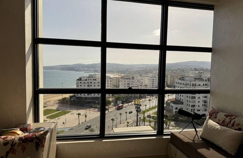 Tangier Apartment | Very bright apartment on the edge of the corniche, sea view