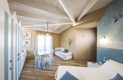 Marina di Altidona House | Vicolo Malavolta 7 Rooms and Suites