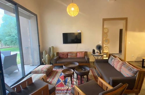 Bine el Ouidane Villa | Villa 5 Chambres : une Oasis Avec vue Panoramique sur lac et Montagnes