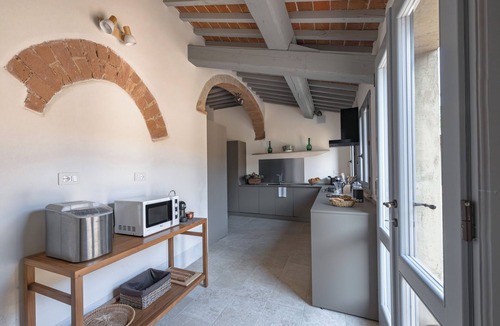 Buonconvento Villa | Villa Aiale, 7 En-Suite Bdrs, AC Throughout, Private Pool – Wine Estate