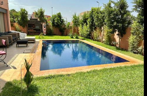 Agdal Villa | Villa avec pool privé avenue Mohamed 6 zone touristique Agdal