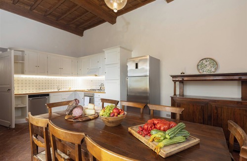 Bagnolo-Cantagallo Villa | Villa Bartolini Baldelli - Authentic XV century villa with garden and pool
