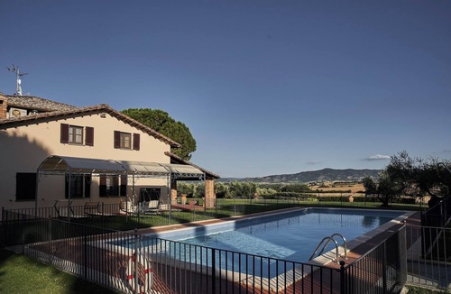 Castiglione del Lago Villa | Villa Cerreta In Castiglione del Lago, Umbria