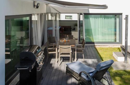 Teo Villa | Villa con piscina y jardín, Santiago de Compostela