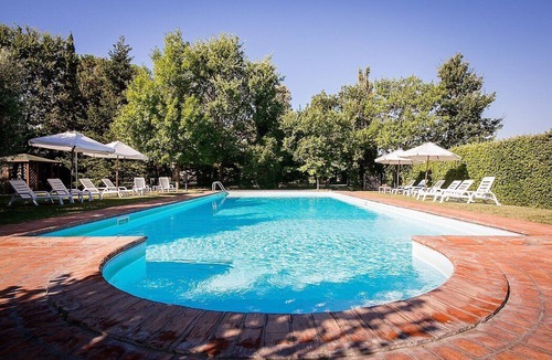 Ferretto Villa | Villa Coraline: A characteristic and welcoming two-story age-old farm house made of stone and situated a few miles from the shores of Lake Trasimeno, with Free WI-FI.