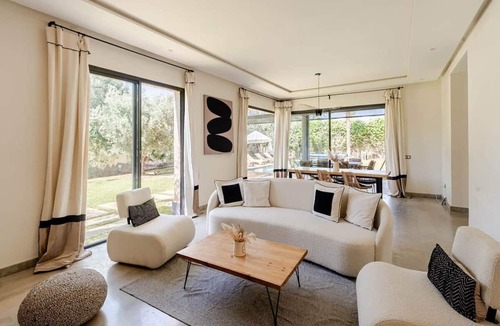 Zaouia Sidi Abdallah Ben Sassi Villa | Villa d'Exception & femme de ménage incluse