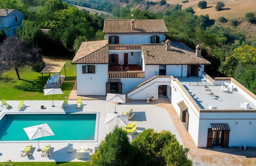 Mosciano Sant'Angelo Villa | Villa Denise – Cozy Winter Escape with Fireplace in Abruzzo near Teramo