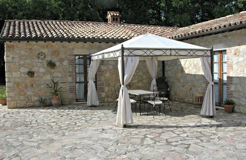 Grutti Apartment | "Villa Elena" Apartment in a Farmhouse with a Pool