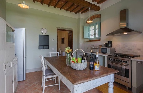 Montecchio Villa | Villa Evarne: An elegant and welcoming two-story villa surrounded by the greenery, with Free WI-FI.