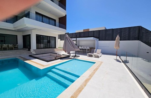 Al Bahraoyine Villa | villa familia tanger