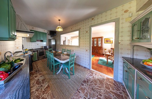 Padron House | Villa in Padrón with Private Pool & Mountain Views