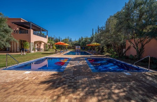 Ait Hamid Villa | Villa Juzyan Piscine-Jacuzzi-Pataugeoire-Pétanque