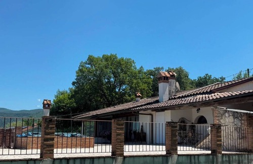 Aguzzo Villa | Villa Oltreconfini - One Bedroom Villa, Sleeps 2