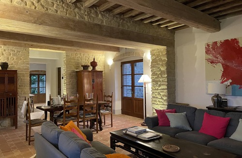 Montone Villa | Villa on Umbria Tuscany border, sleeps 12, stunning infinity pool superb views,