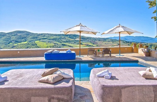 Gualdo Cattaneo Villa | Villa Saragano by MMega