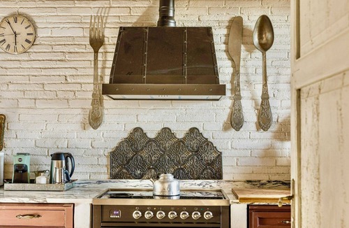 Pale House | Villa with cave spa in the Valle del Menotre