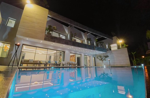Tassoultante Villa | Villla Avalanche, by J&J