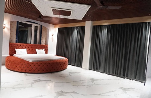 Varanasi Hotel | Viraj International Hotel