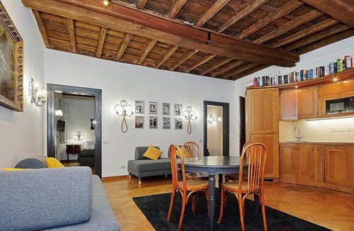 Rione XI Sant'Angelo Apartment | Vrbo Property
