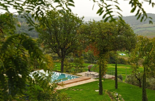 Montepulciano Villa | Walk to Town-Luxury Tuscan Estate-5BR+Bonus/6.5BA/Sleeps 16-Infinity Pool & Spa