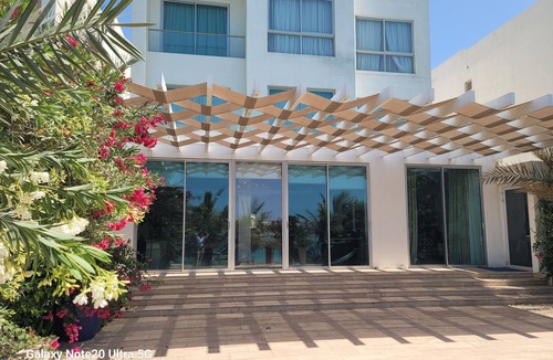 Muharraq Villa | Waterfront Villa Panoramic Direct Sea View and access to the sea