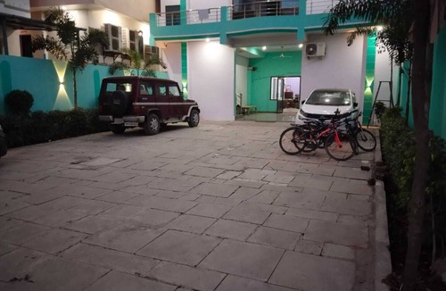 Kakarmatha House | Welcome to our spacious 4 BHK home with a garden, relaxation with frnd & family.