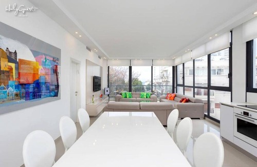 Tel Aviv Apartment | White House 3BR in Gordon Beach by HolyGuest