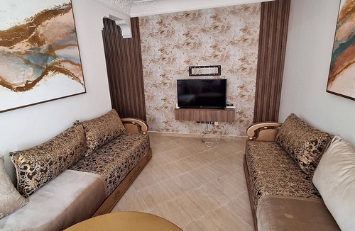 Belvedere Apartment | Whole house 2 mun from Casa-voyageur