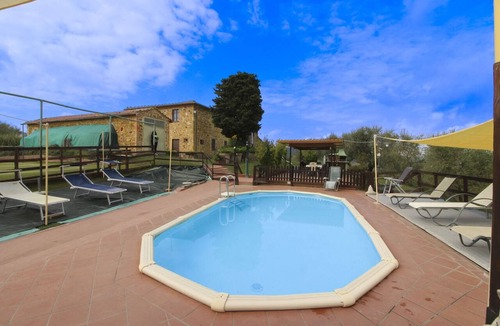 Torrita di Siena Villa | Wonderful private villa for 15 people with WIFI, private pool and TV, close to Montepulciano