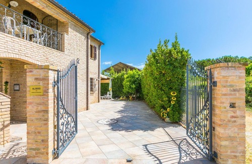 Castorano House | Wonderful private villa for 4 people with terrace and panoramic view
