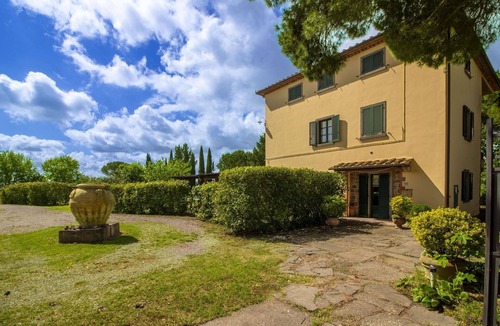 Cortona Villa | Wonderful private villa for 12 guests with private pool, A/C, WIFI, TV, terrace and pets allowed
