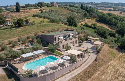 Loreto Villa | Wonderful private villa with WIFI, private pool, A/C, TV, patio, pets allowed and panoramic view