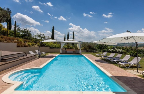 Monte Giberto Villa | Wonderful villa with private pool and Jacuzzi, just 20 minutes from the beach of Porto San Giorgio
