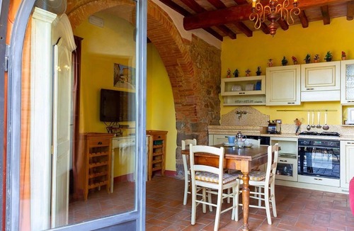Monte San Savino Apartment | Wunderschöne Ferienwohnung in Monte San Savino mit gemeinschaftlichem Pool, Gar by Interhome