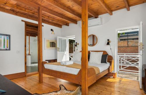 Cape Town City Centre Villa | Wytchcroft Private Spa Villa - Sauna & Mountain Views