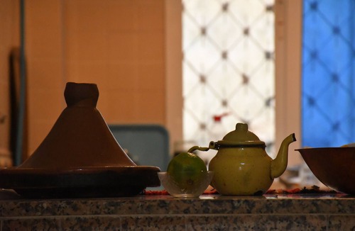 Tangier House | Yellow open room with breakfast/2min beach in the center of tangier