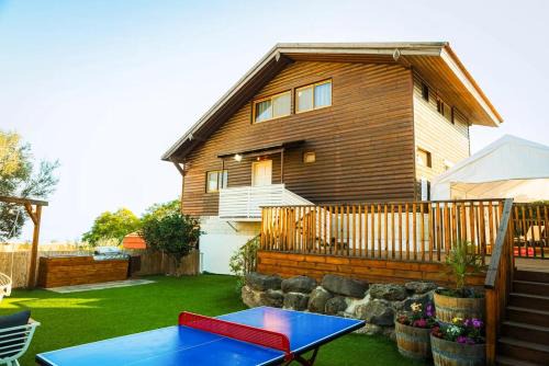 וילת בית העץ Wood House Vila