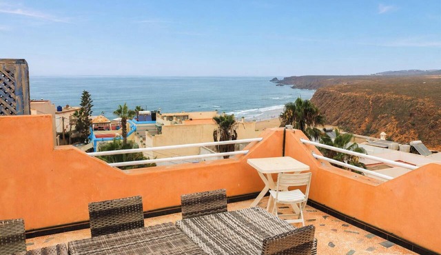 3 Bed, Seaview Apartment, Roof Terrace