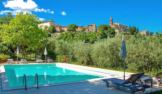 4 bedroom lovely apartment in Paciano