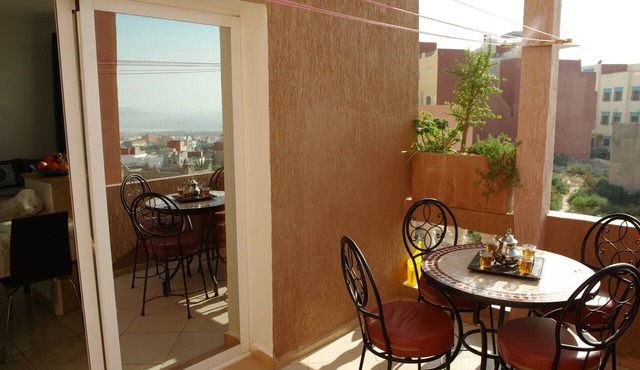 5 min from beach, flat terrace sea view ideal family/surfeur typical Berber village