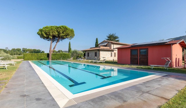 6 bedroom cozy home in Passignano sul T