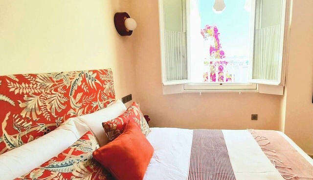 Absinthe Guesthouse : Charming Room With Street View - La Marjane