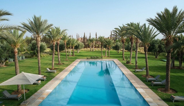 ADNAA - Luxury Villa with 2 pools, sauna, hammam, tennis court & home cinema