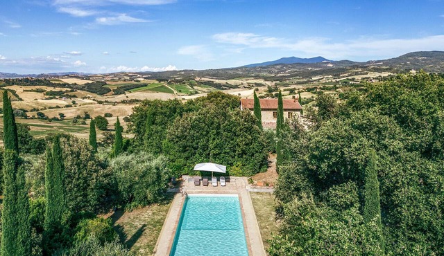 Amazing home in Cinigiano with private swimming pool, can be inside or outside